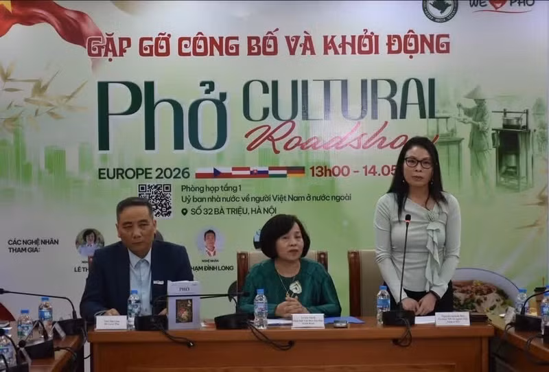 Nguyen Quynh Mai, Deputy Chairwoman of the State Committee for Overseas Vietnamese Affairs, speaks at the event. (Photo: Duong Tieu)