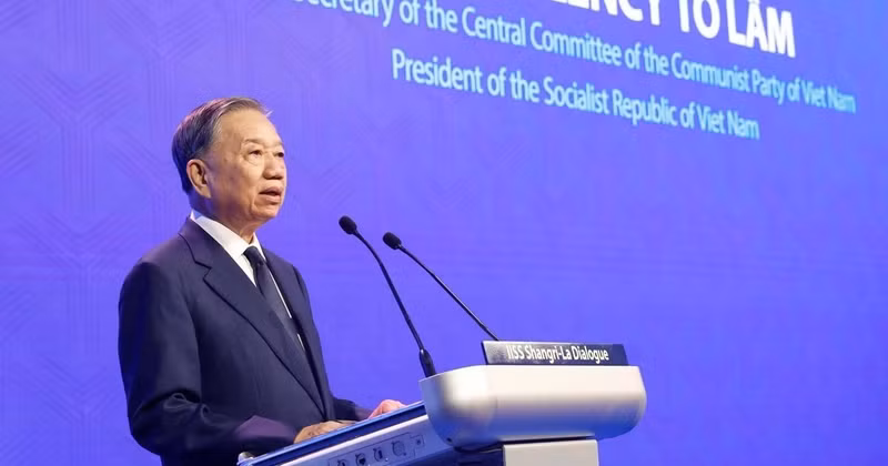 General Secretary of the Communist Party of Viet Nam Central Committee and President of Viet Nam To Lam delivers a keynote address at the 23rd Shangri-La Dialogue. (Photo: VNA)