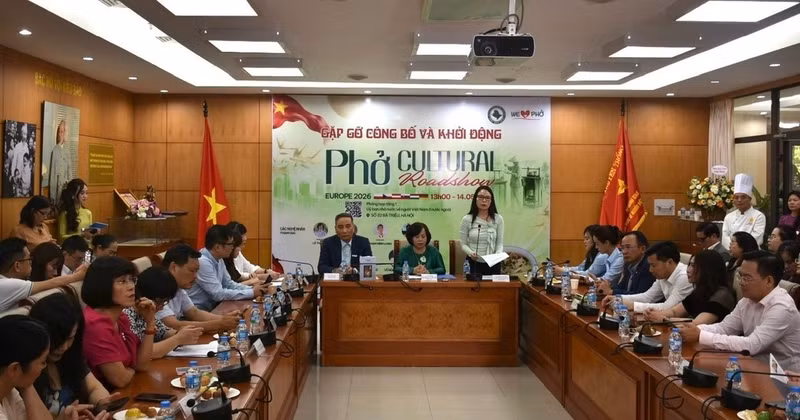 An overview of the press conference announcing the “Pho Cultural Roadshow Europe 2026” programme. (Photo: Duong Tieu)