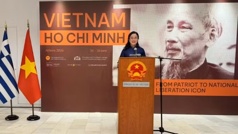Le Thi Phuong, Director of the Ho Chi Minh Memorial Site at the Presidential Palace, delivers remarks at the event. (Photo: Organising Committee)
