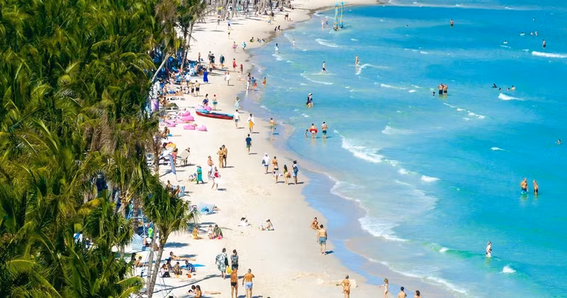 AirAsia highlights Kem Beach as a family-friendly destination, where children can play on the sand while parents enjoy a little more time relaxing by the sea. (Photo: VNA)