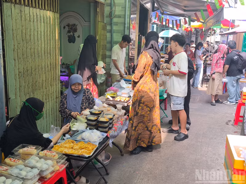 In the past, the market mainly catered to the Muslim community in Ho Chi Minh City.
