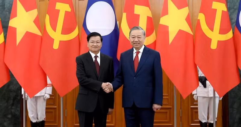 General Secretary To Lam meets with General Secretary and President of Laos Thongloun Sisoulith before their talks at the Party Central Committee Headquarters on January 26, 2026. (Photo: DANG KHOA)