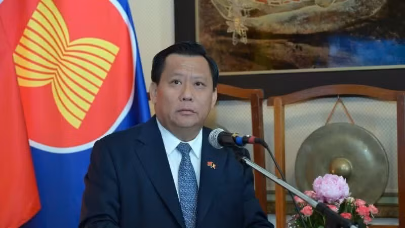 Huynh Van Son, Vice Chairman of the Tay Ninh Provincial People’s Committee, presents information on the province’s investment environment.
