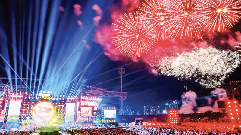 The art programme “Echoes of the Nation”, held in late April 2026, attracted around 40,000 spectators to the My Dinh National Stadium. (Photo: Tuan Huy)