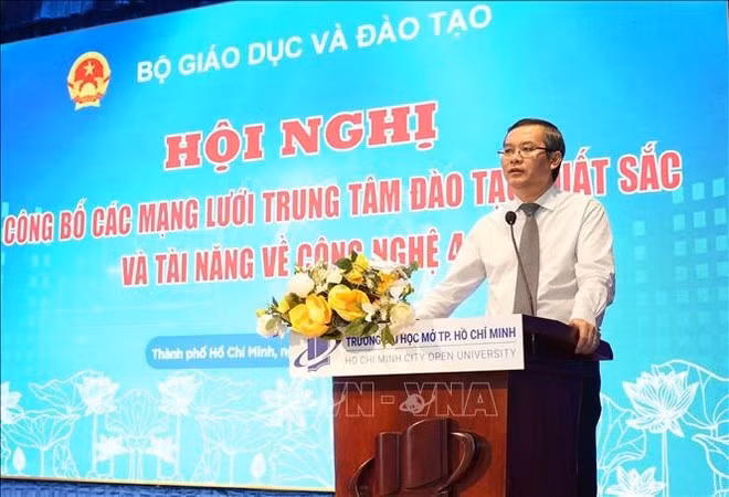 Deputy Minister of Education and Training Nguyen Van Phuc speaks at the launching ceremony of six networks of excellent training and talent centres in key 4.0 technology fields. (Photo: VNA)