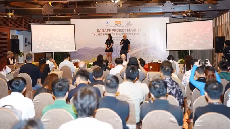 Director Chung Chi Cong during a pitching session at the DANAFF III Project Incubator. (Photo: VFDA)