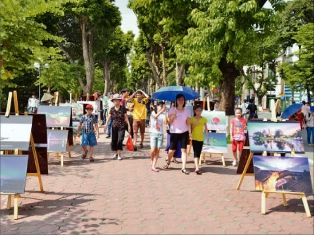 Hanoi walking streets – new hotspot for cultural activities and entertainment ảnh 4