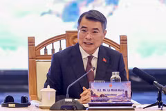 Prime Minister Le Minh Hung speaks at his meeting with Japanese businesses in the central city of Hue on September 6. (Photo: VGP)