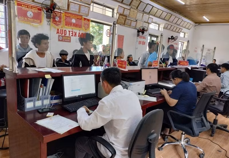 At a public administration centre in Lai Chau province (Photo: VNA)