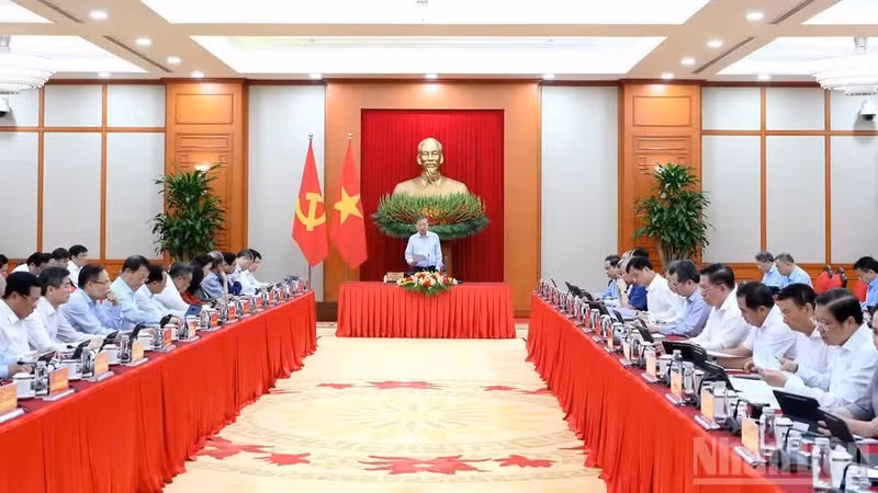 General Secretary of the Communist Party of Viet Nam Central Committee and President To Lam speaks at the the second session of the Steering Committee for the review of 100 years of the Party’s leadership of the Vietnamese revolution, leadership orientations for national development over the next 100 years, and the review of the 40-year implementation of the Platform for National Construction during the transitional period to socialism on September 17, 2026. (Photo: NDO)