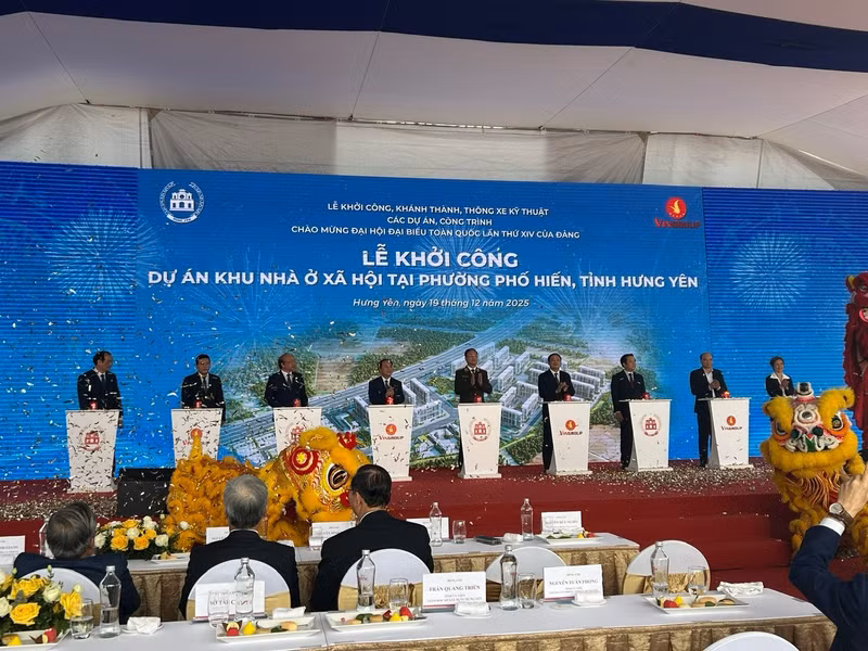 Vingroup breaks ground on the social housing project in Pho Hien Ward, Hung Yen Province.