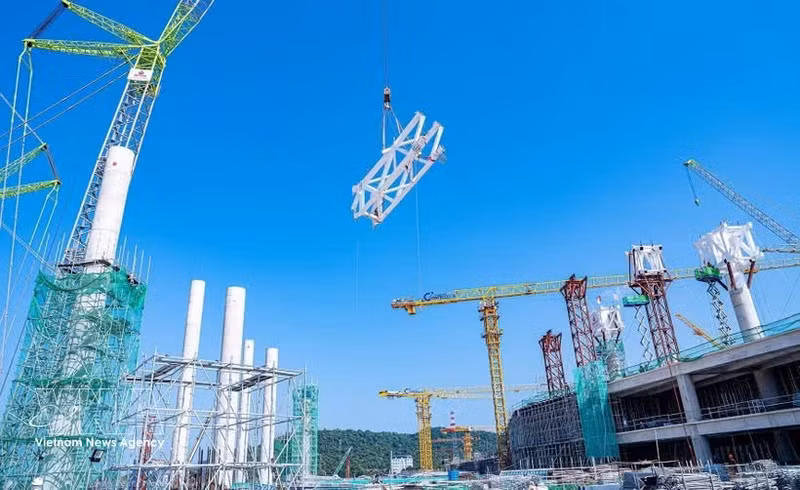 Construction is underway to expand Phu Quoc International Airport in Phu Quoc special zone of An Giang province. (Photo: VNA)