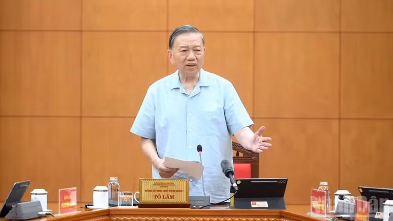 General Secretary and President To Lam chairs a working session of the Standing Committee of the Steering Committee on Science and Technology Development, Innovation and Digital Transformation on basic scientific research.