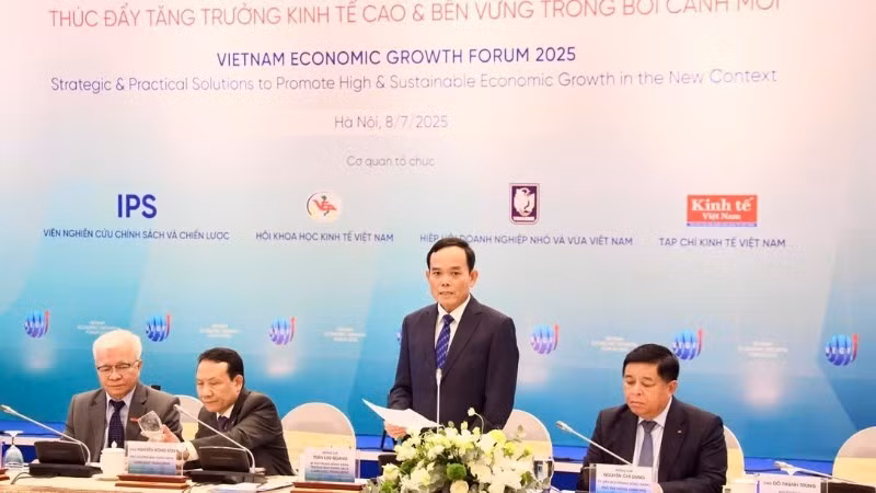 Tran Luu Quang, Secretary of the Party Central Committee and Head of the Party Central Committee’s Commission for Policies and Strategies.