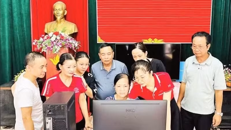 Training on inter-agency procedures at Residential Group No. 4, Trung Son Ward, Ninh Binh Province. (Photo: THAI HOA)