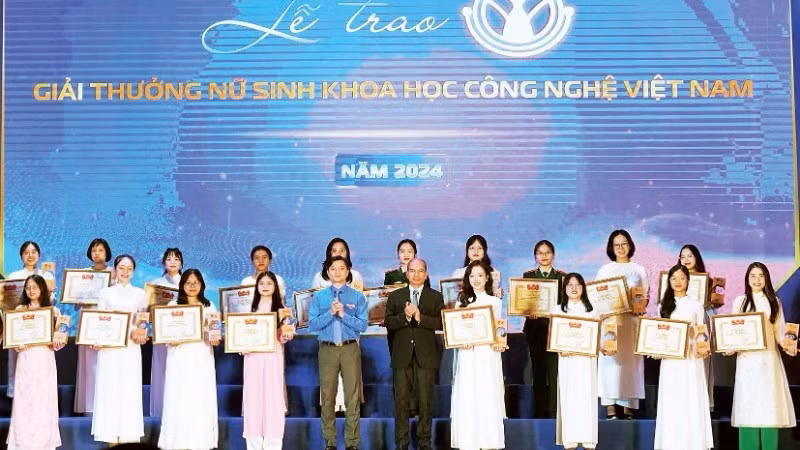 The annual Science and Technology Award for Female Students, organised by the Central Youth Union in collaboration with the Ministry of Science and Technology, aims to honour young women passionate about scientific research.