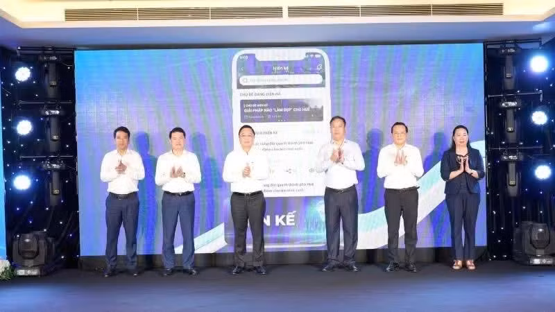 “Hien ke” (Initiative Proposal) serves as an interactive space where valuable, constructive suggestions from the public are formally received by the authorities. (Photo: Ng. Hieu)