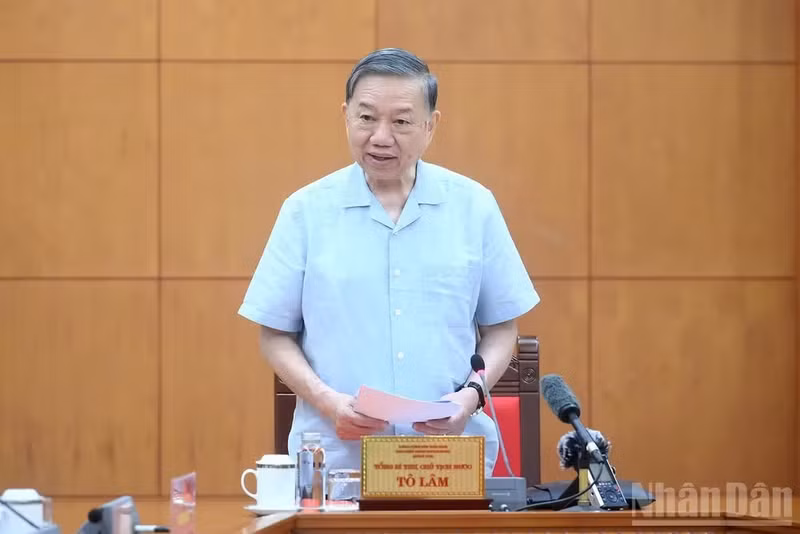 General Secretary of the Communist Party of Viet Nam Central Committee and President To Lam speaks at the meeting with the Party Central Committee's Commission for Internal Affairs and relevant agencies in Ha Noi on September 28, 2026. (Photo: NDO)