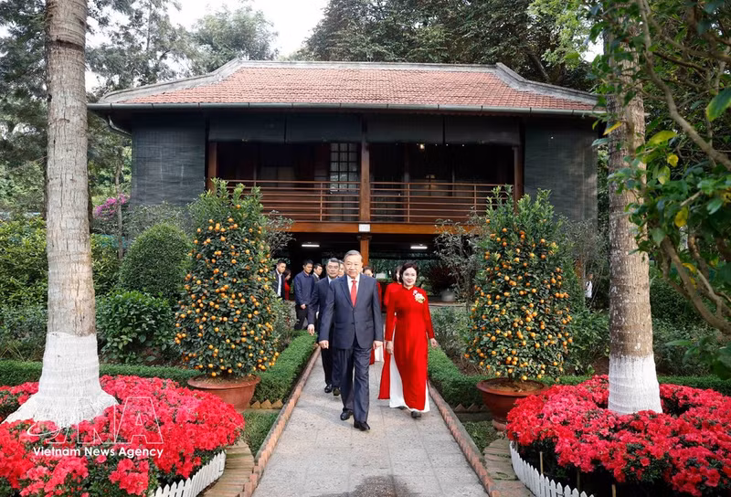 Party General Secretary To Lam visits Ho Chi Minh Relic Site within the Presidential Palace complex (Photo: VNA)