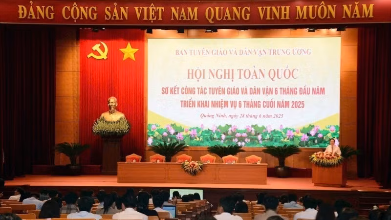 A conference to review communication and mass mobilisation work in the first 6 months of 2025. (Photo: NGUYEN ANH)