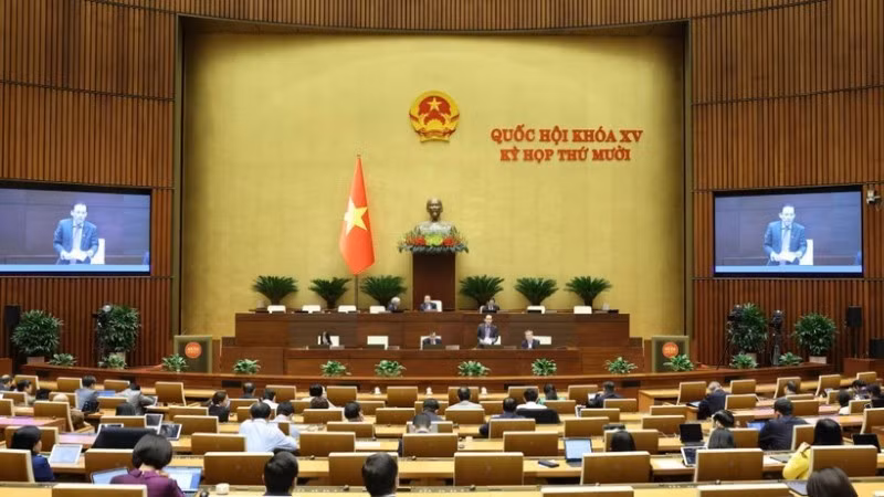 An overview of the plenary session at the 10th Session of the 15th National Assembly. (Photo: DUY LINH)