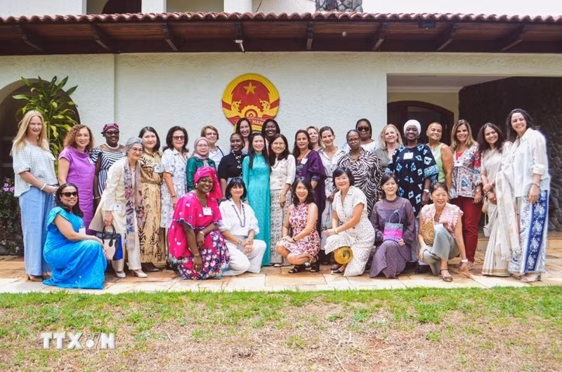 Delegates at the friendship gathering (Photo:VNA)