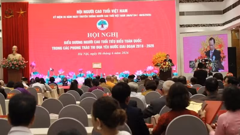 An overview of the National Conference commending outstanding elderly people in patriotic emulation movements during the 2016-2026 period.