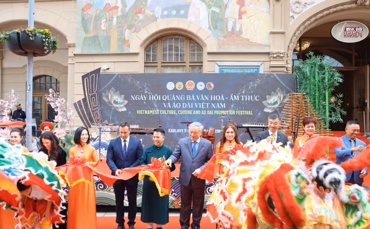 An overview of the opening ceremony (Photo: VNA)