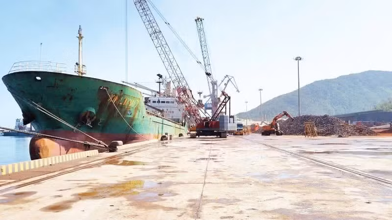 Berth No. 3 at Vung Ang Port is managed and operated by the Lao-Viet International Port Joint Stock Company.