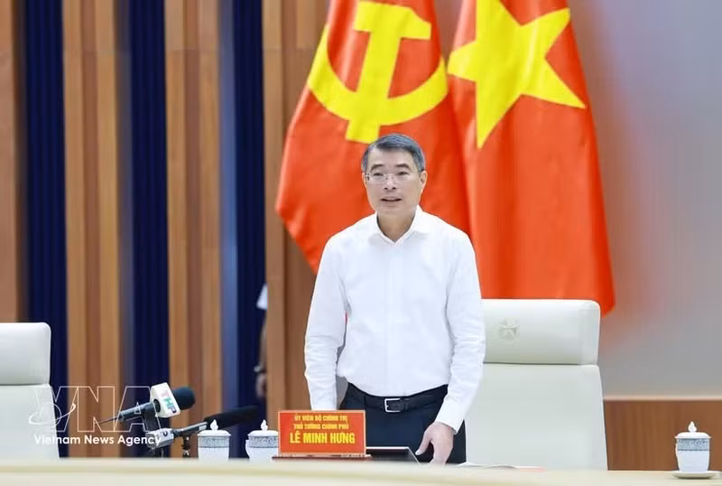 Prime Minister Le Minh Hung addresses the working session (Photo: VNA)