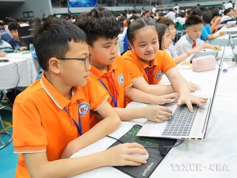Protecting children in cyberspace is an urgent task for every country. (Illustrative image: VNA)