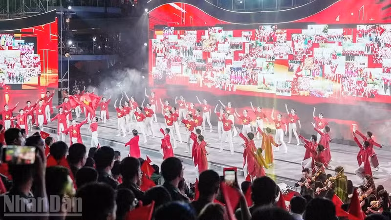 An art performance at the gala.