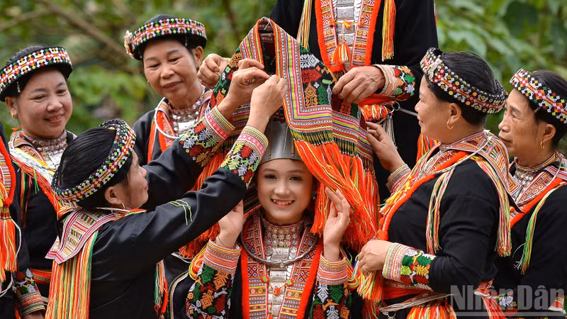 Bridal costumes of Red Dao women in Tan Linh, Lao Cai.