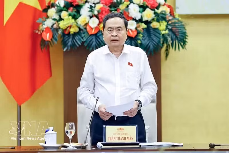 NA Chairman Tran Thanh Man speaks at the meeting. (Photo: VNA)