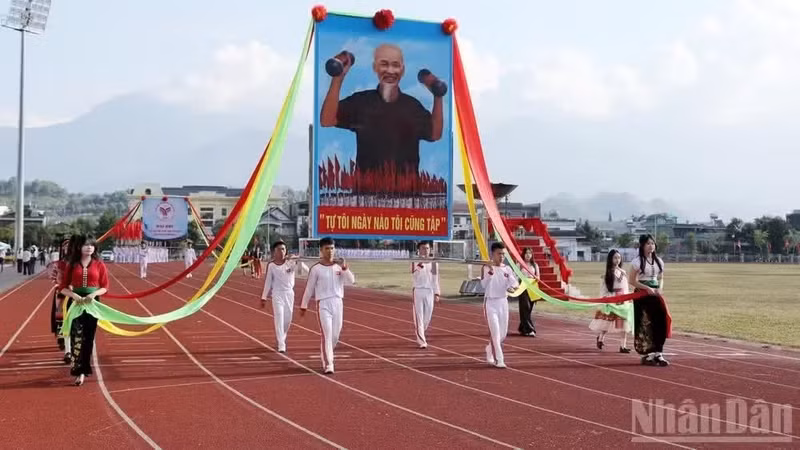 The Lai Chau Provincial Sports Festival is taking place from October 24 to 27, featuring 44 delegations and over 1,000 athletes. (Photo: TRAN TUAN)