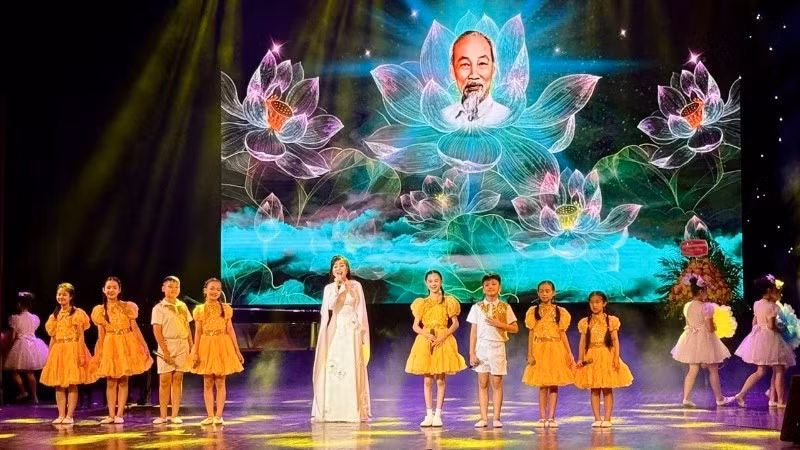 An art performance at the programme