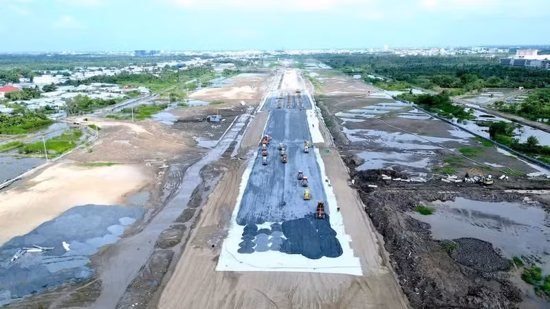 The upgrade project for Ca Mau Airport is being accelerated to meet its scheduled completion in 2026.