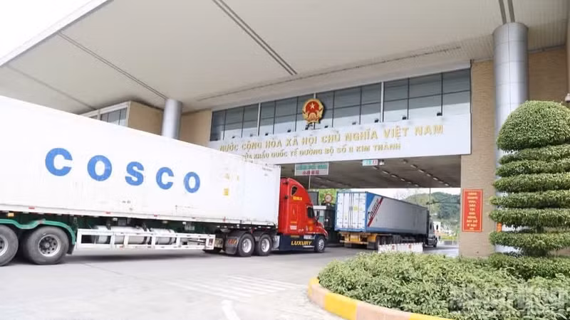 Trade activities via the Kim Thanh International Road Border Gate in Lao Cai.