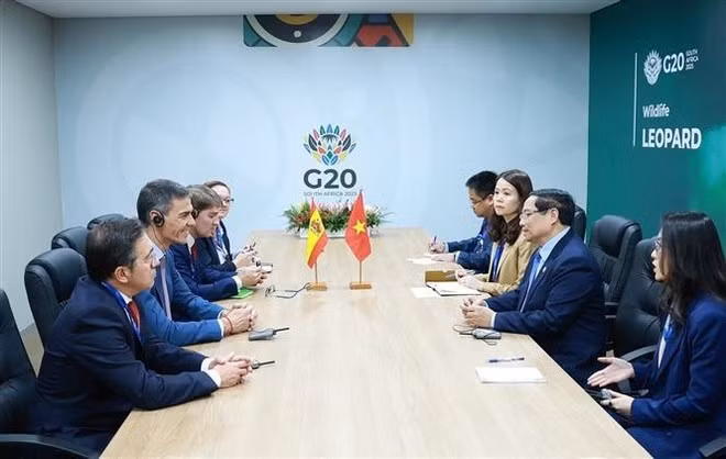vna-potal-thu-tuong-pham-minh-chinh-gap-thu-tuong-tay-ban-nha-pedro-sanchez-8426288.jpg