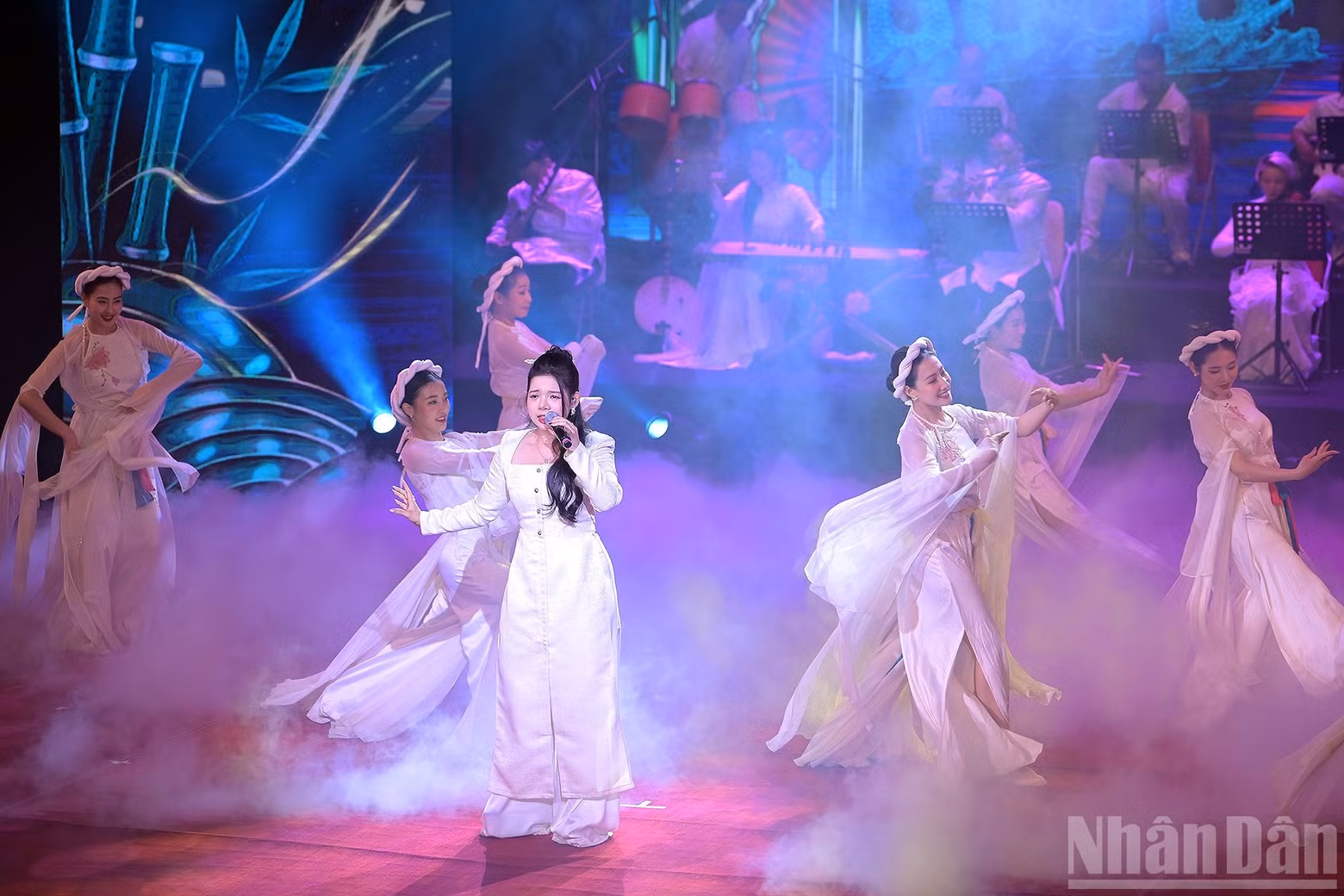 The participation of young artists brought vibrant energy and enthusiasm to the stage.