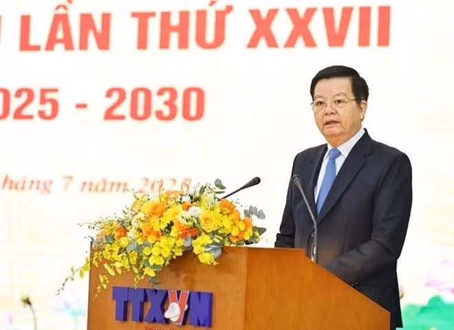 Deputy Prime Minister Mai Van Chinh addresses the congress. (Photo: VNA)