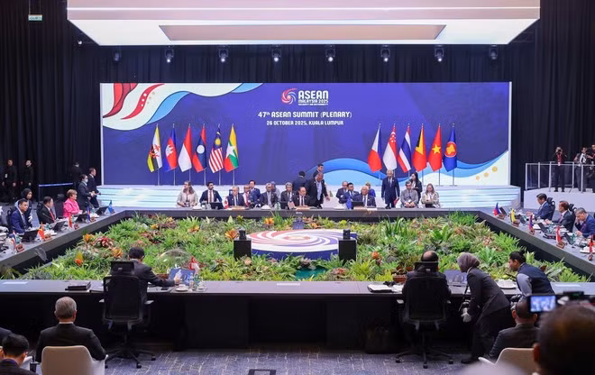 vna-potal-thu-tuong-pham-minh-chinh-tham-du-phien-toan-the-hoi-nghi-cap-cao-asean-lan-thu-47-8364259.jpg