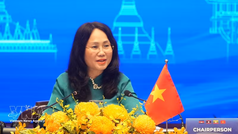 Vietnamese Minister of Culture, Sports and Tourism Lam Thi Phuong Thanh delivers the opening remarks at the 8th CLMV Tourism Ministers’ Meeting in Ho Chi Minh City on August 27. (Photo: VNA)