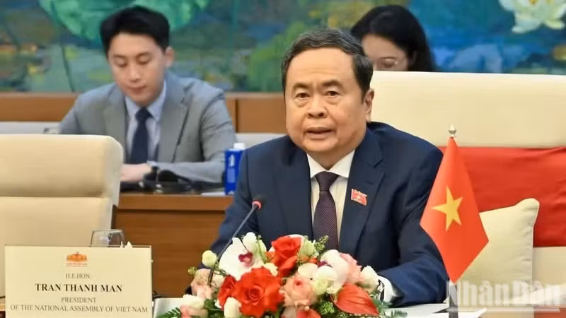 President of the National Assembly Tran Thanh Man and his spouse are paying official visits to the RoK and Mongolia from September 6 to 11.