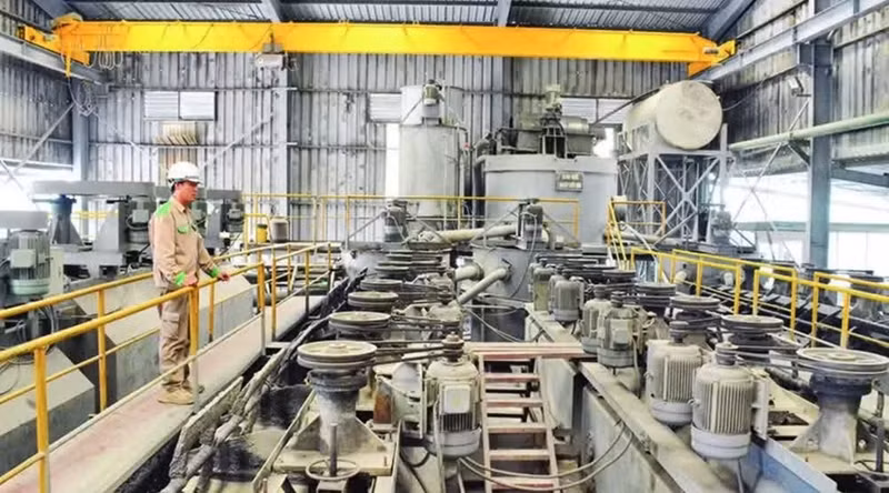 Ash and slag separation system for producing construction materials at Song Da Cao Cuong Joint Stock Company. (Photo: XUAN THUY-MINH DUNG)