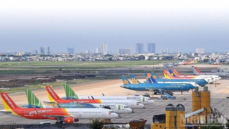 The Civil Aviation Authority of Viet Nam has issued a directive requiring agencies and units across the sector to synchronously implement solutions to ensure transport operations and service quality ahead of the Party Congress and the Lunar New Year peak period.