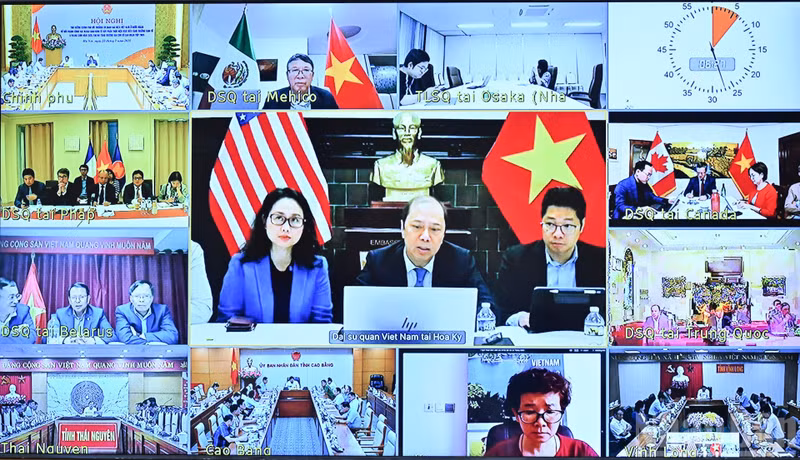 The conference was connected online to Vietnamese embassies and representative missions abroad.