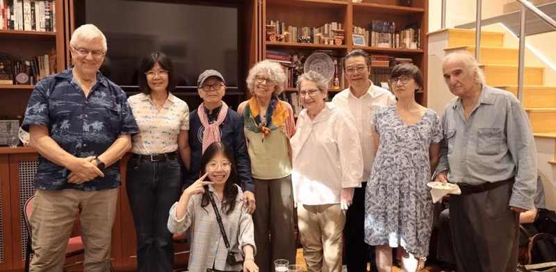 The delegation meets with progressive friends in the US (Photo: VNA)