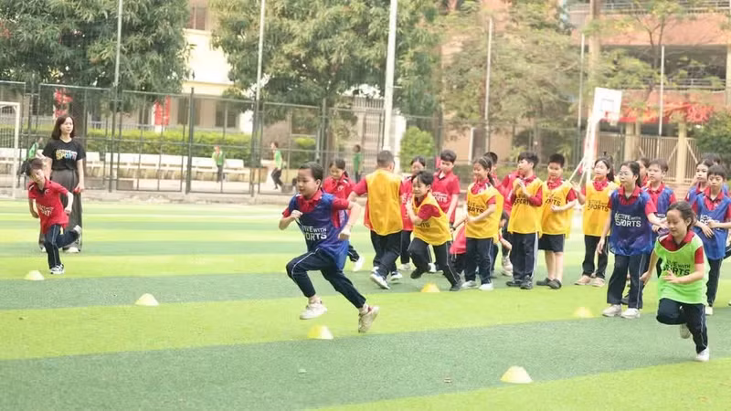 A physical education class for students in a school in Ha Noi (Photo: nhandan.vn)